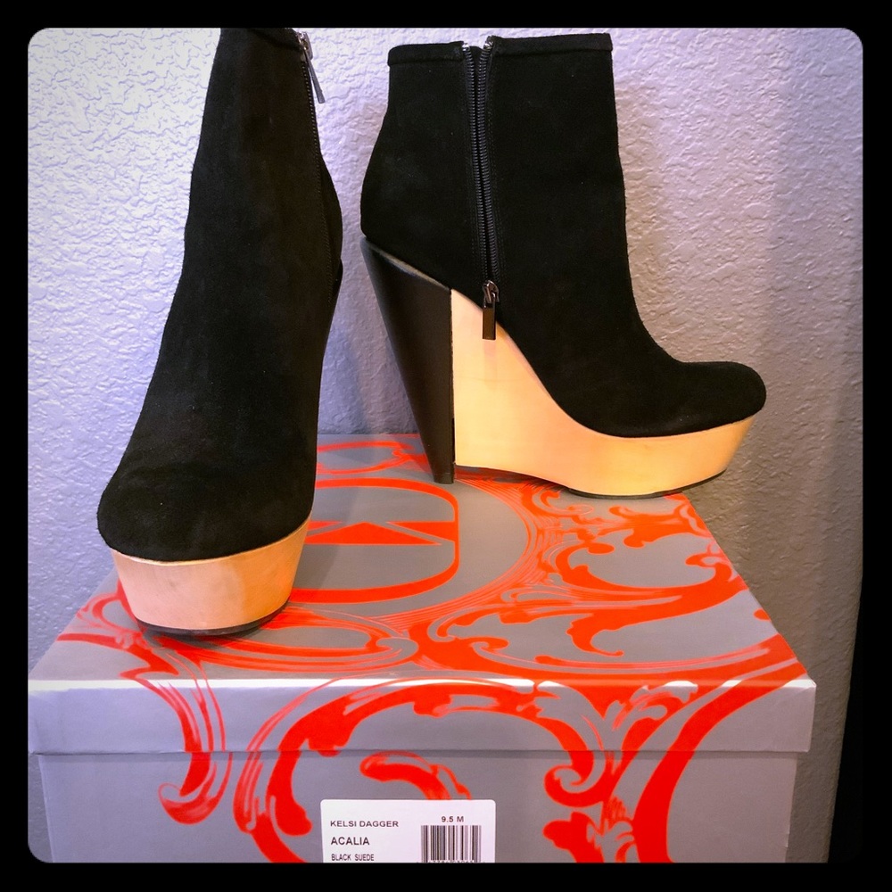 Kelsi Dagger Acalia Black Suede platform boots